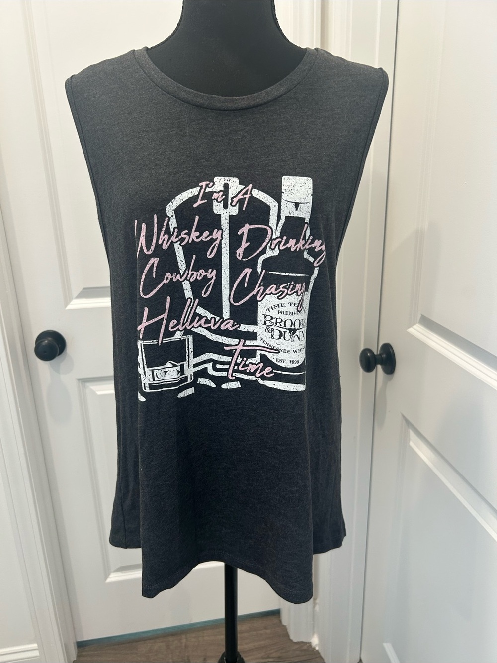 Brooks & Dunn Whiskey Drinking Cowboy Chasing Hell Graphic Tank 2XL. NWOT